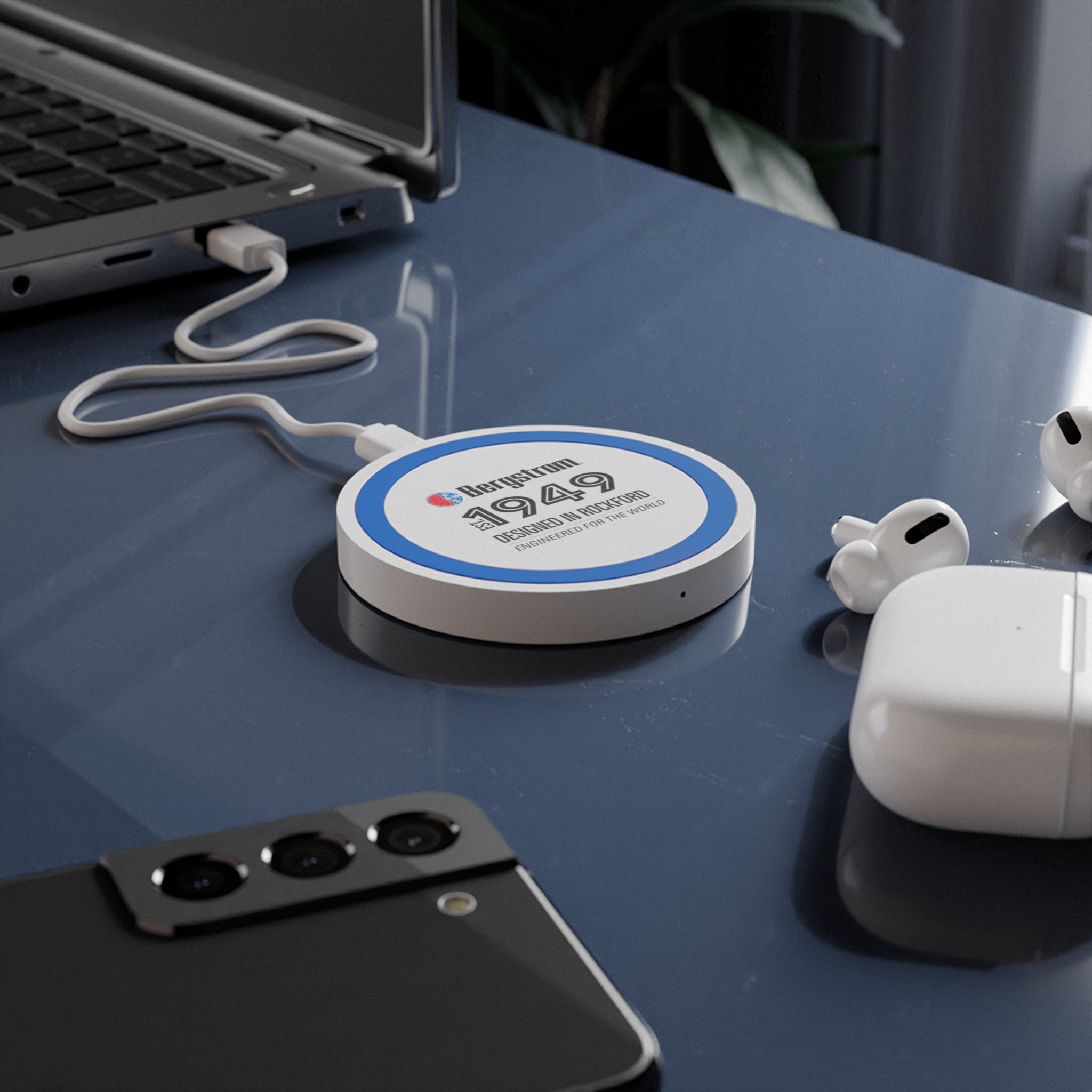 Bergstrom 1949 Wireless QI Charging Pad