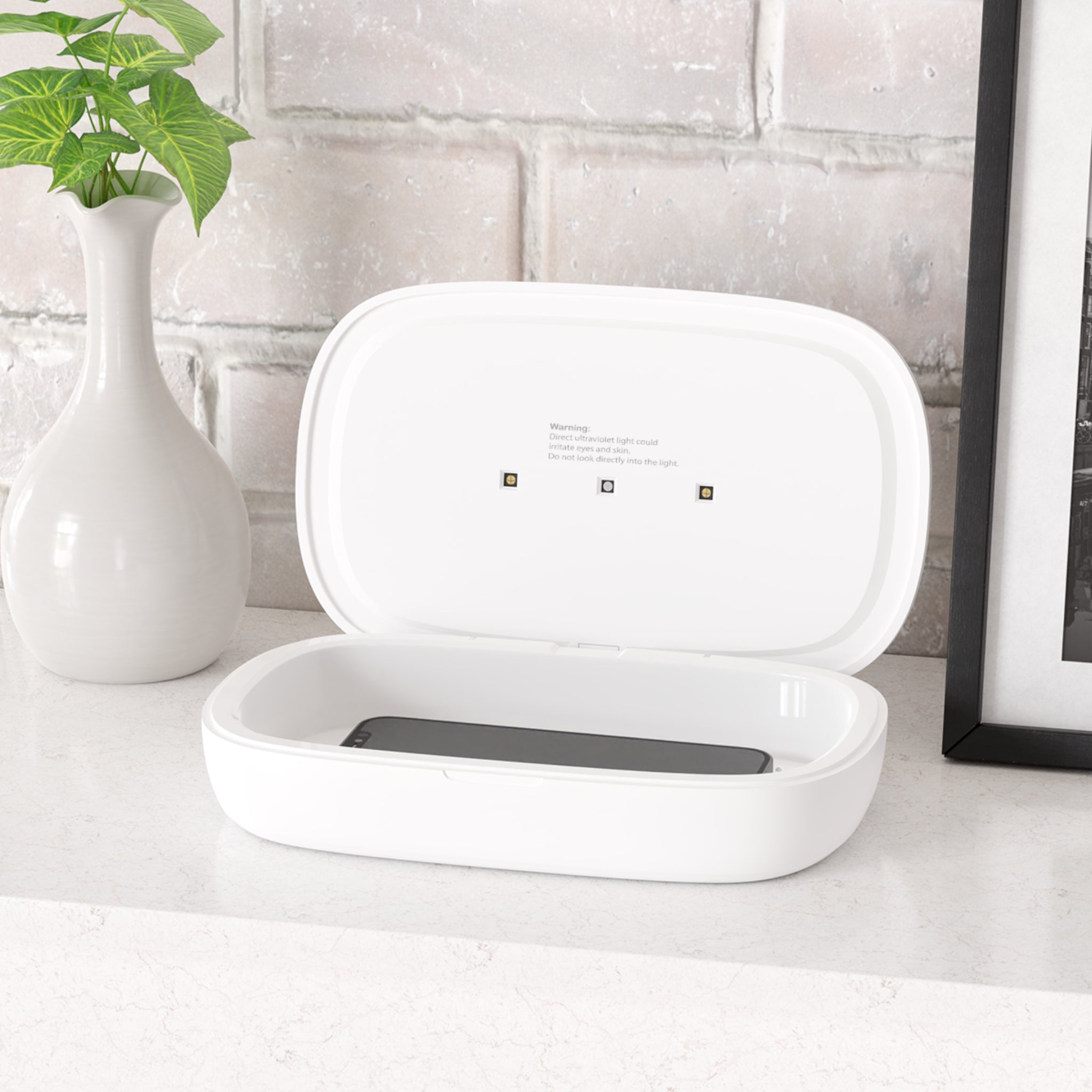 Bergstrom 1949 UV Phone Sanitizer & Wireless Charging Pad